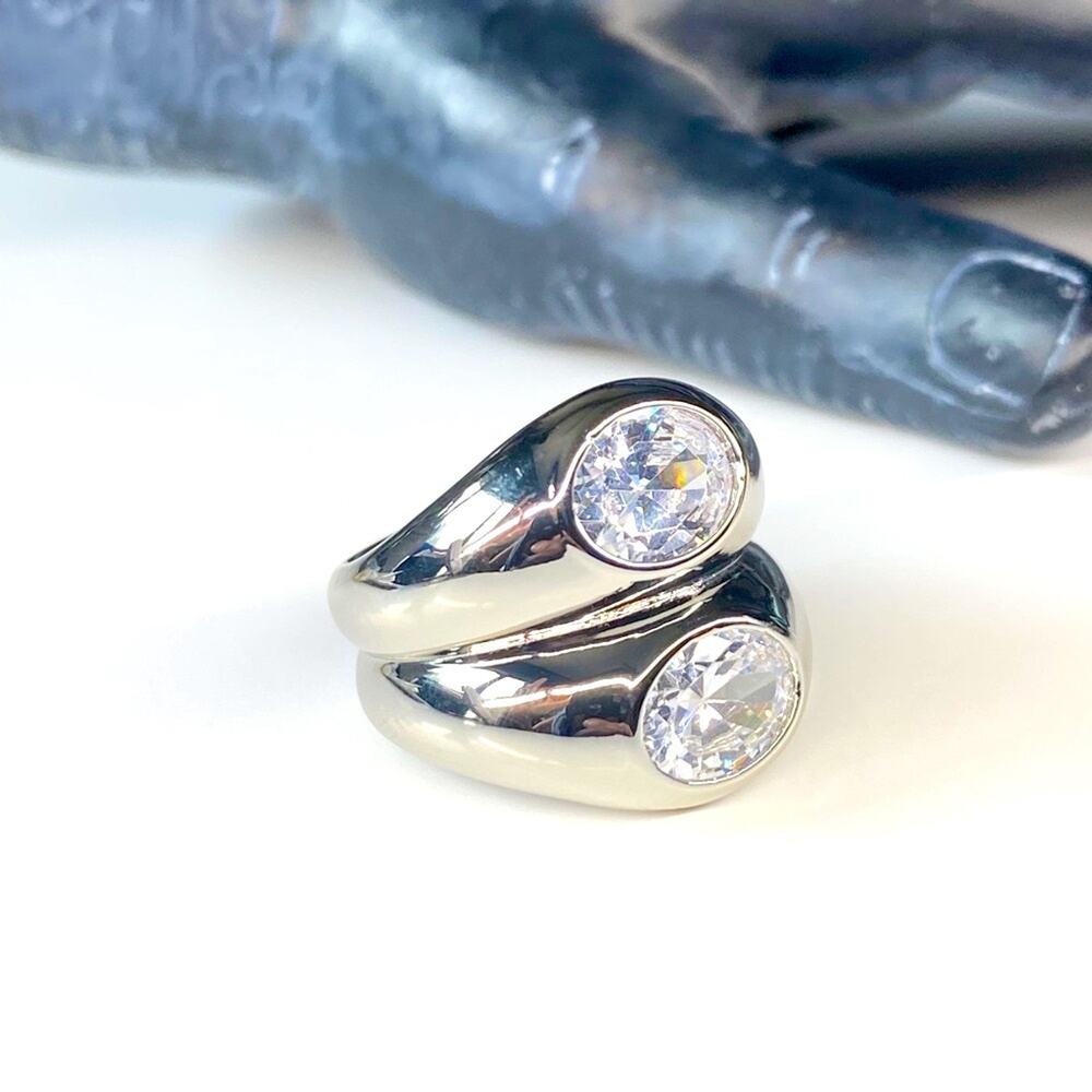 NEW Silver Mirroring Rhinestone Statement Ring - Picture 2 of 12